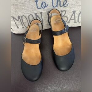 Dansko Tiffani Wedge Sandal Cushioned size 39